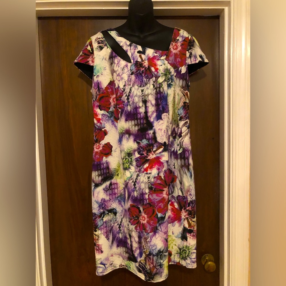 Cartise Floral Dress - size 16 - 39” in Length